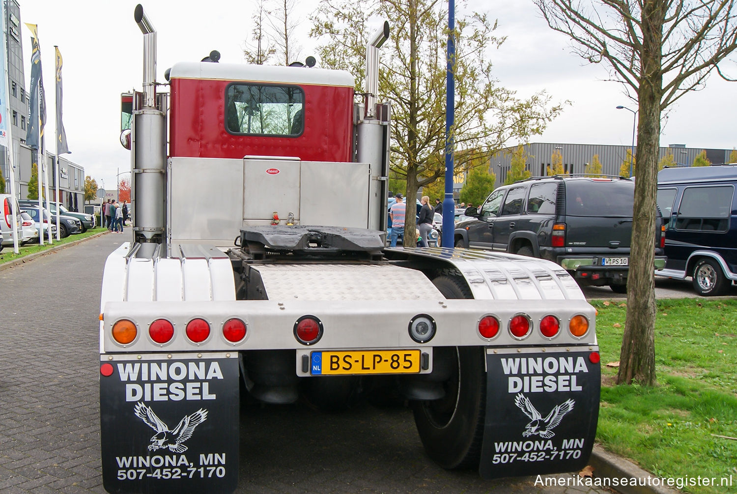 Vrachtwagens Peterbilt 359 uit 1967